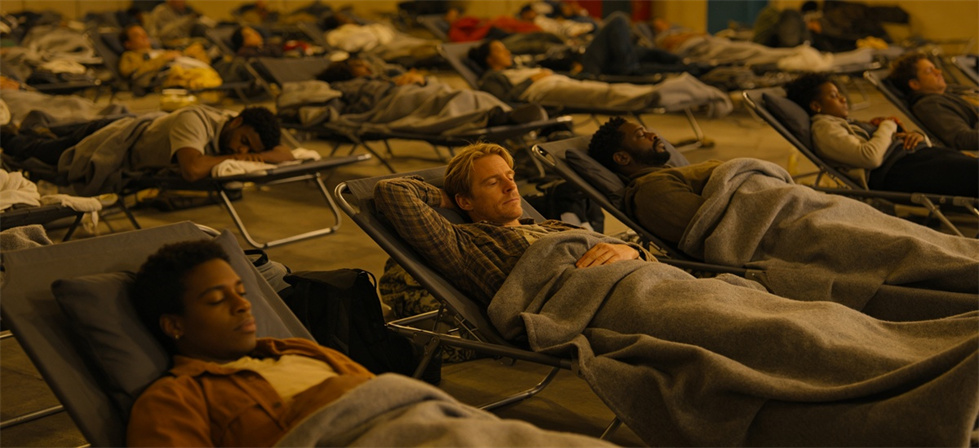 Blanket shelter interior shown for how to choose by use case in institutional blanket procurement review Blanket shelter interior shown for how to choose by use case in institutional blanket procurement review