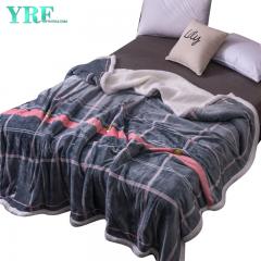 Selimut Berkelah Musim Sejuk Rekaan Gebu